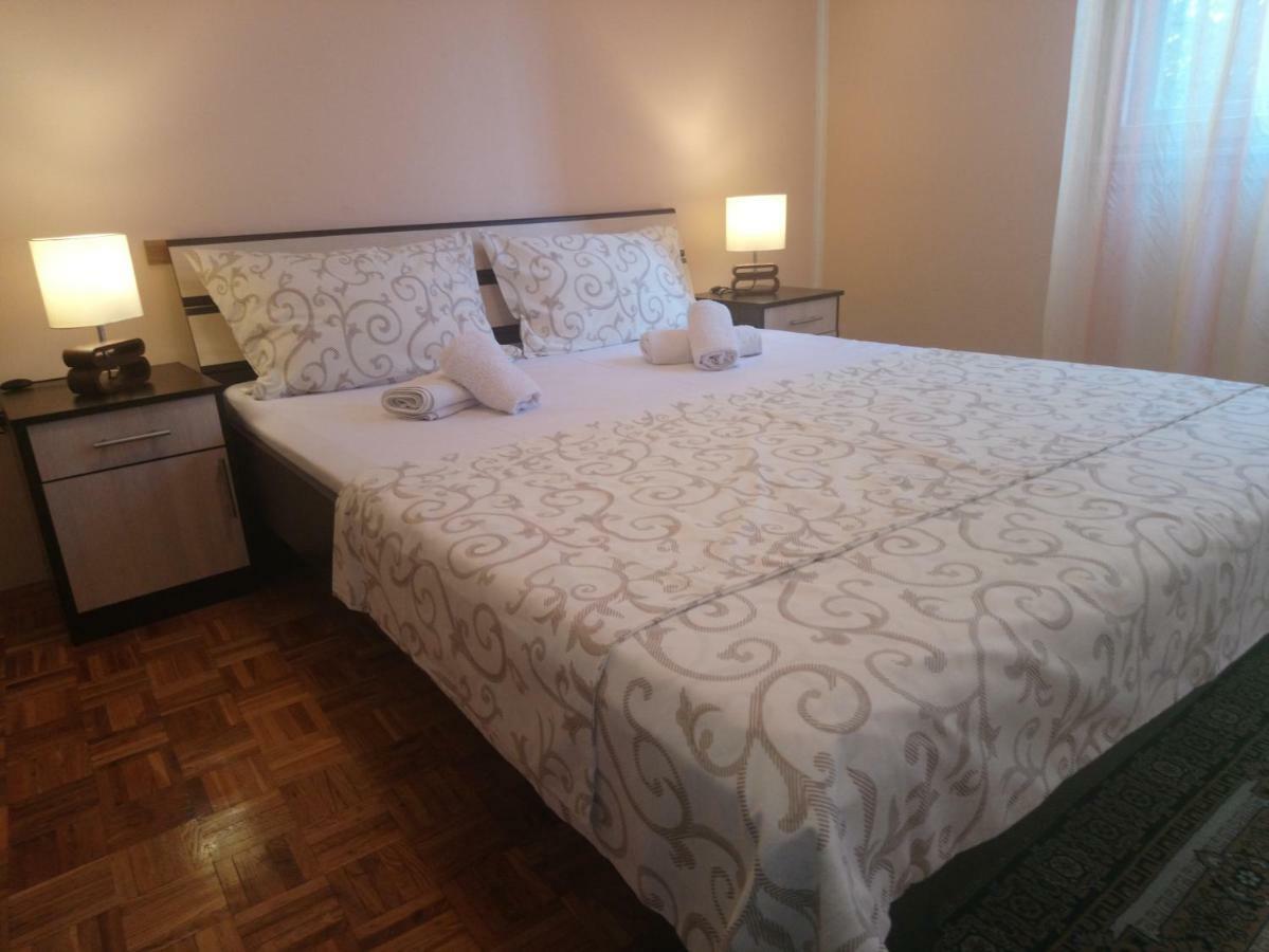 Appartamento Bohemian Rhapsody Nbg Belgrado Esterno foto